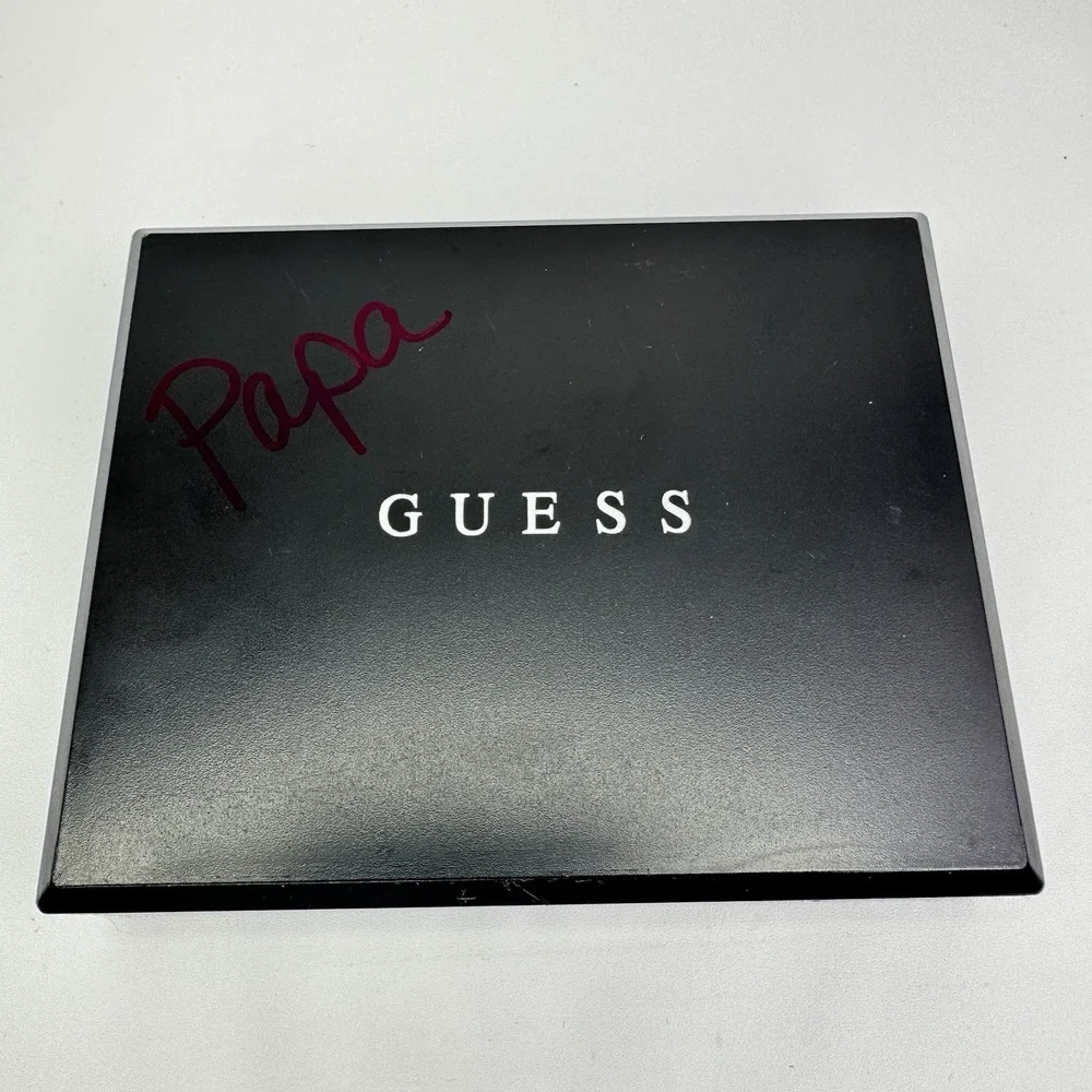 Guess RFID Blocking Wallet Black Leather Bifold Card ID Valet New In Box Flaw